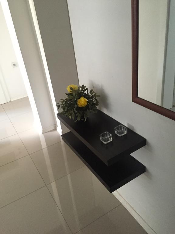 Arss Apartment Skopje Main Square Bagian luar foto