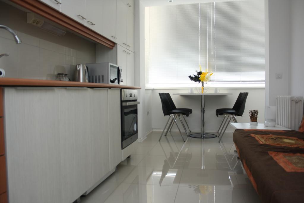 Arss Apartment Skopje Main Square Bagian luar foto