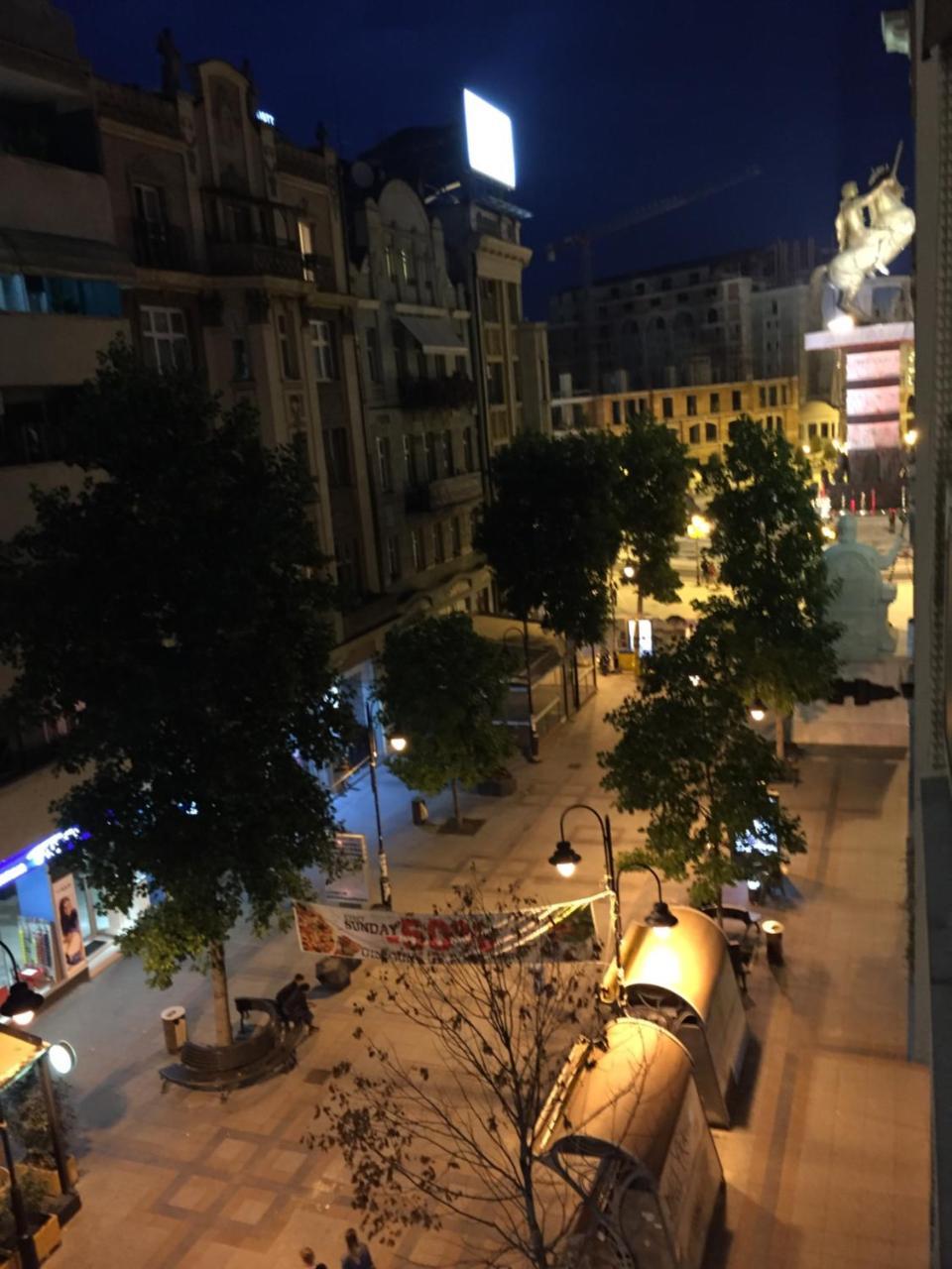 Arss Apartment Skopje Main Square Bagian luar foto